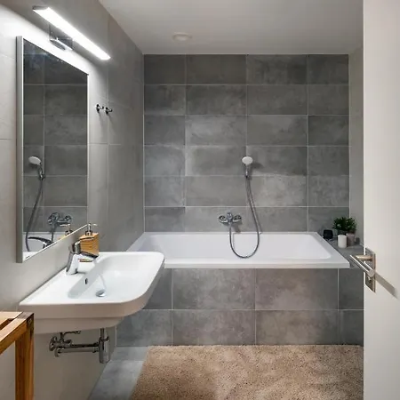 Prague Days - Exclusive Condo In Trendy Neighbourhood Exterior photo